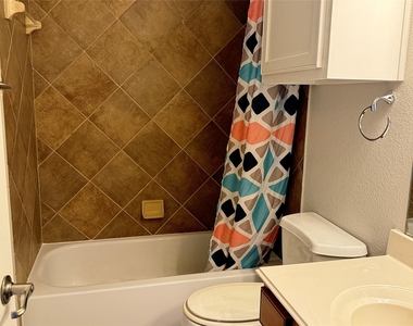 2108 Harris Place - Photo Thumbnail 8