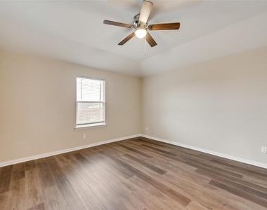 3318 Brookstone Drive - Photo Thumbnail 11