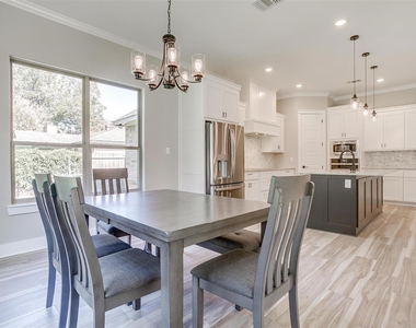 908 Meadowlark Lane - Photo Thumbnail 22