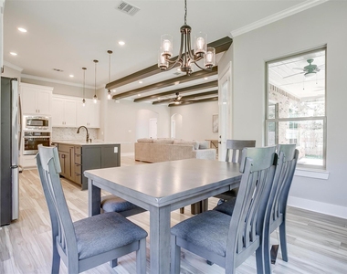 908 Meadowlark Lane - Photo Thumbnail 21