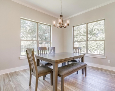 908 Meadowlark Lane - Photo Thumbnail 18