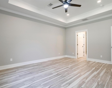 908 Meadowlark Lane - Photo Thumbnail 24