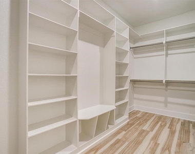 908 Meadowlark Lane - Photo Thumbnail 29