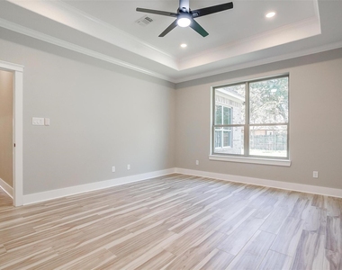 908 Meadowlark Lane - Photo Thumbnail 26