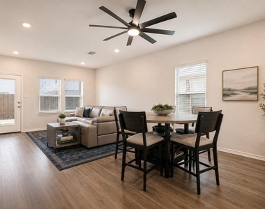 822 Shear Drive - Photo Thumbnail 8