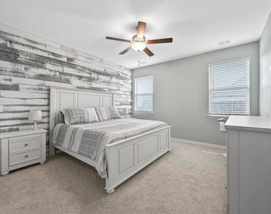116 Mills Drive - Photo Thumbnail 16