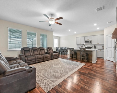 116 Mills Drive - Photo Thumbnail 5