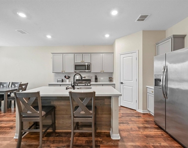 116 Mills Drive - Photo Thumbnail 13