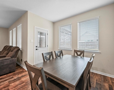 116 Mills Drive - Photo Thumbnail 7