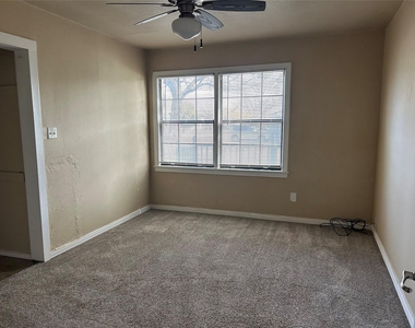 2210 Vine Street - Photo Thumbnail 7