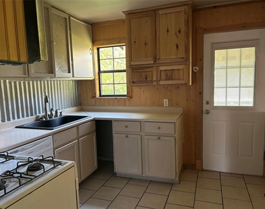 2210 Vine Street - Photo Thumbnail 6