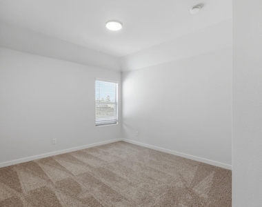637 Sierra Ridge - Photo Thumbnail 15