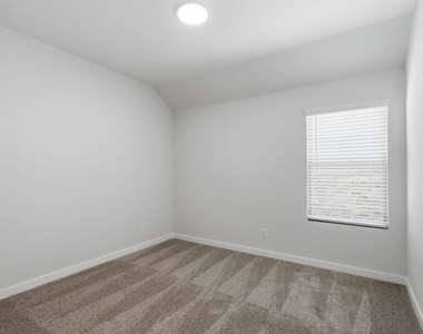 637 Sierra Ridge - Photo Thumbnail 14