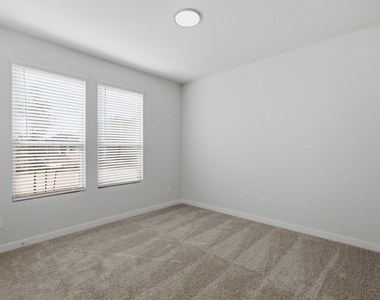 637 Sierra Ridge - Photo Thumbnail 9