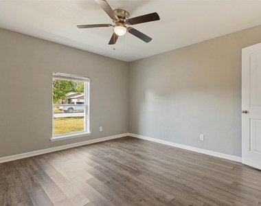 524 Cole Avenue - Photo Thumbnail 6