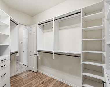 5389 Keswick Drive - Photo Thumbnail 16