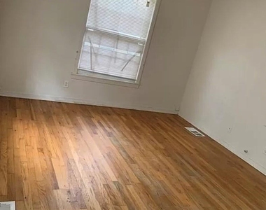 1511 Knight Street - Photo Thumbnail 3