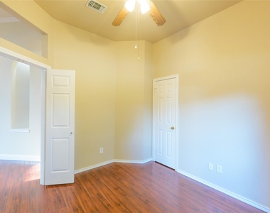 4821 Frost Hollow Drive - Photo Thumbnail 28