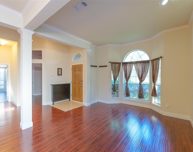 4821 Frost Hollow Drive - Photo Thumbnail 10
