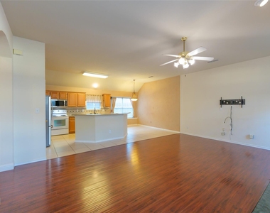 4821 Frost Hollow Drive - Photo Thumbnail 12