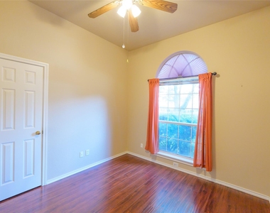 4821 Frost Hollow Drive - Photo Thumbnail 27
