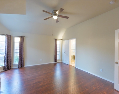 4821 Frost Hollow Drive - Photo Thumbnail 19