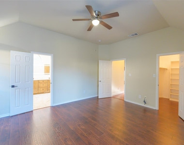 4821 Frost Hollow Drive - Photo Thumbnail 22