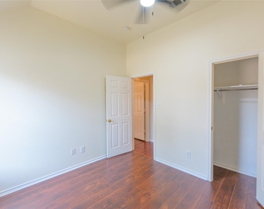 4821 Frost Hollow Drive - Photo Thumbnail 30