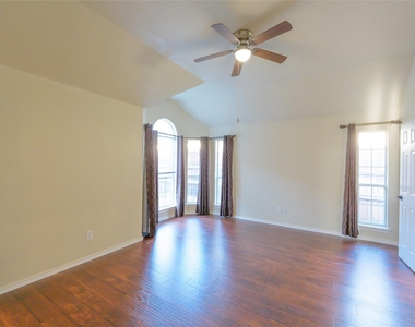 4821 Frost Hollow Drive - Photo Thumbnail 21