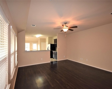 9005 Sundance Trail - Photo Thumbnail 1