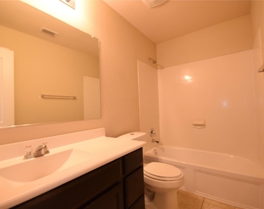 9005 Sundance Trail - Photo Thumbnail 8