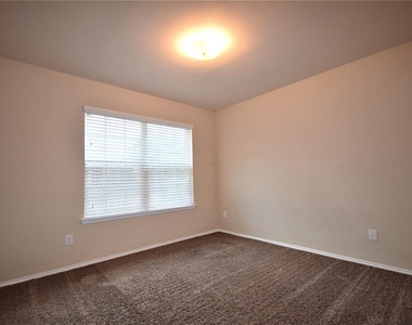 9005 Sundance Trail - Photo Thumbnail 9