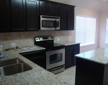 9005 Sundance Trail - Photo Thumbnail 2