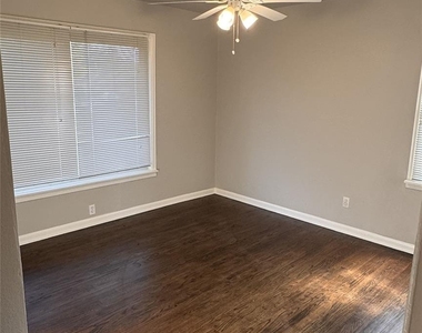214 E Carolyn Drive - Photo Thumbnail 18