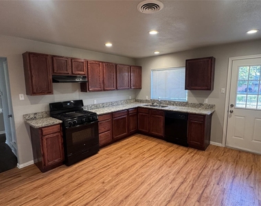 214 E Carolyn Drive - Photo Thumbnail 2