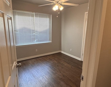 214 E Carolyn Drive - Photo Thumbnail 20