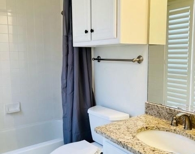 4504 Bowser Avenue - Photo Thumbnail 18