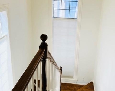 4504 Bowser Avenue - Photo Thumbnail 19
