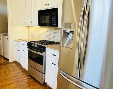4504 Bowser Avenue - Photo Thumbnail 6