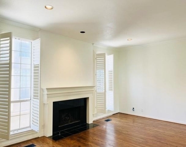 4504 Bowser Avenue - Photo Thumbnail 12