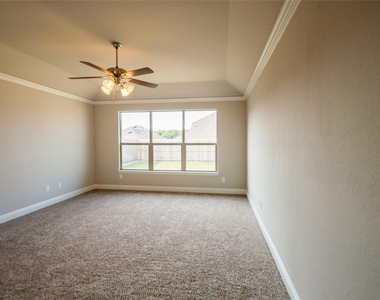 1909 Pavilion Lane - Photo Thumbnail 6
