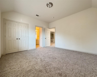 4112 Hearthlight Court - Photo Thumbnail 16