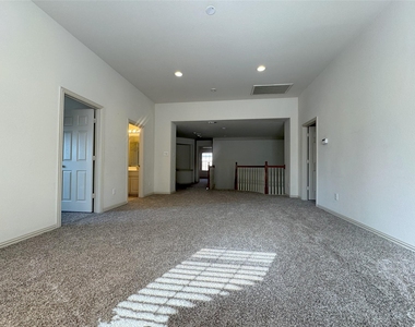4112 Hearthlight Court - Photo Thumbnail 15
