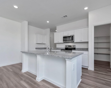 1632 Escondido Drive - Photo Thumbnail 6