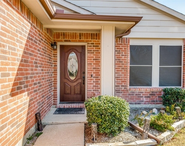 2709 Cedar Crest Drive - Photo Thumbnail 2