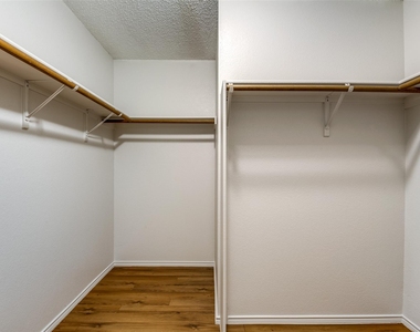 2709 Cedar Crest Drive - Photo Thumbnail 16
