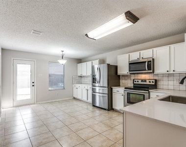 2709 Cedar Crest Drive - Photo Thumbnail 9