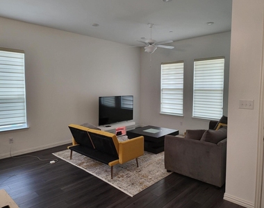 5516 Union Street - Photo Thumbnail 4