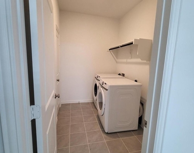 5516 Union Street - Photo Thumbnail 10