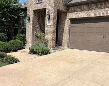 1316 Hudson Lane - Photo Thumbnail 25
